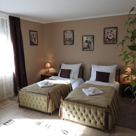 Moezsi Apartman Tolna المظهر الخارجي الصورة