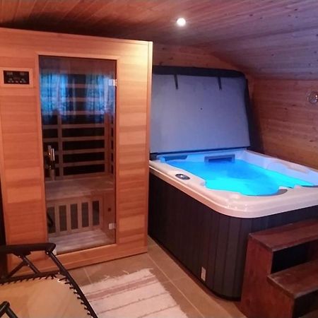Moezsi Apartman Tolna المظهر الخارجي الصورة