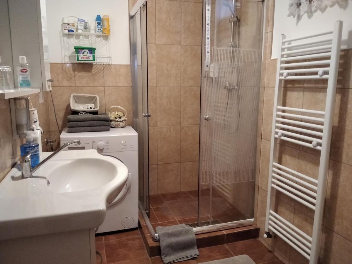 Moezsi Apartman Tolna المظهر الخارجي الصورة