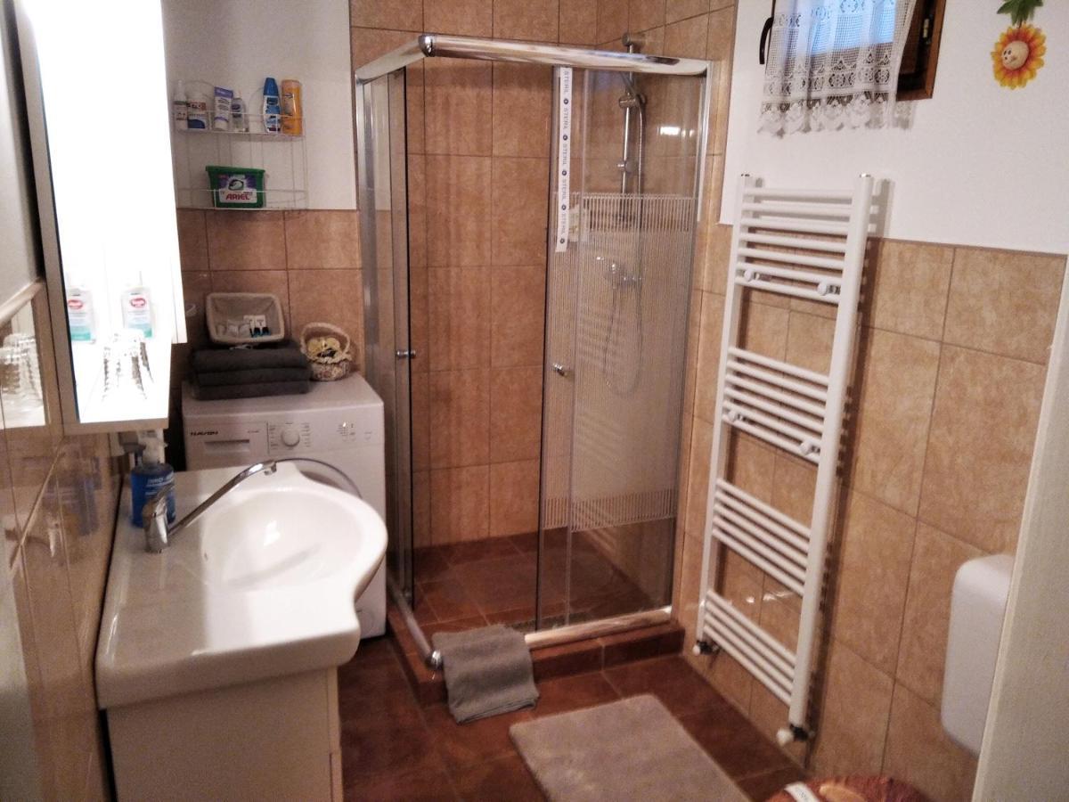 Moezsi Apartman Tolna المظهر الخارجي الصورة