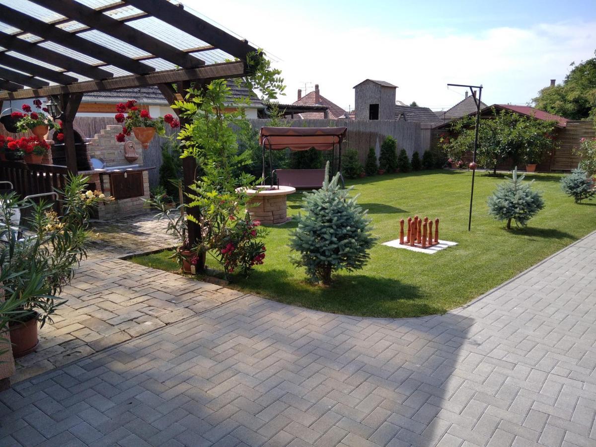 Moezsi Apartman Tolna المظهر الخارجي الصورة