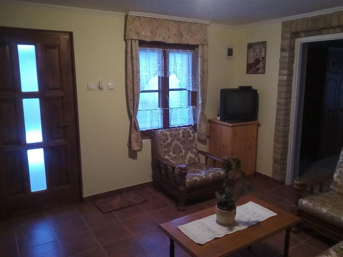Moezsi Apartman Tolna المظهر الخارجي الصورة