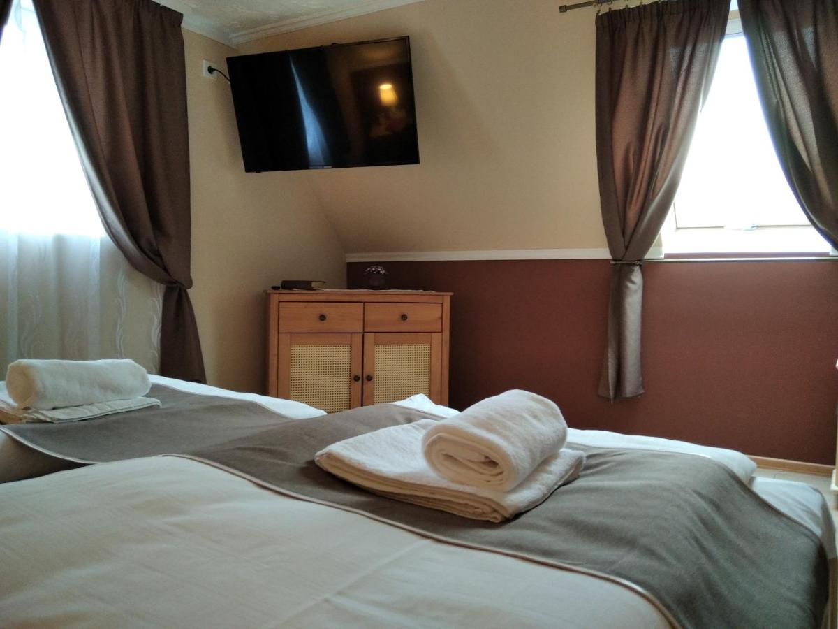 Moezsi Apartman Tolna المظهر الخارجي الصورة