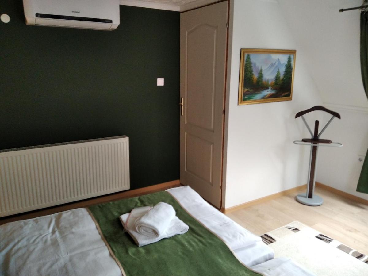 Moezsi Apartman Tolna المظهر الخارجي الصورة