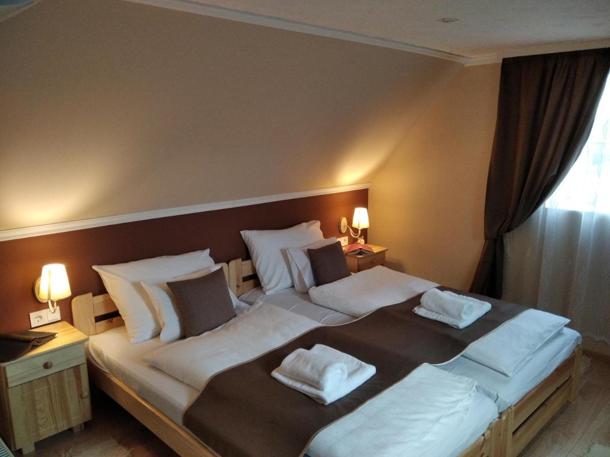 Moezsi Apartman Tolna المظهر الخارجي الصورة