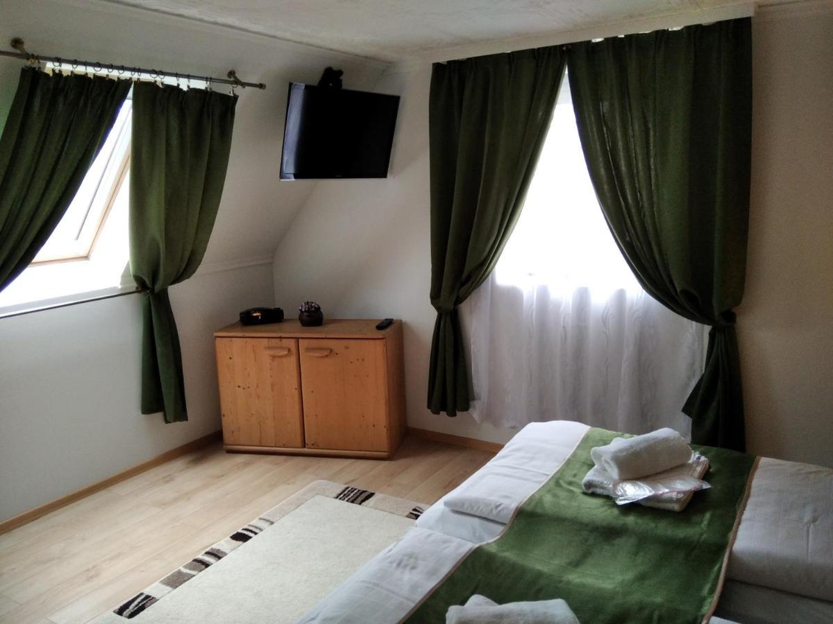 Moezsi Apartman Tolna المظهر الخارجي الصورة