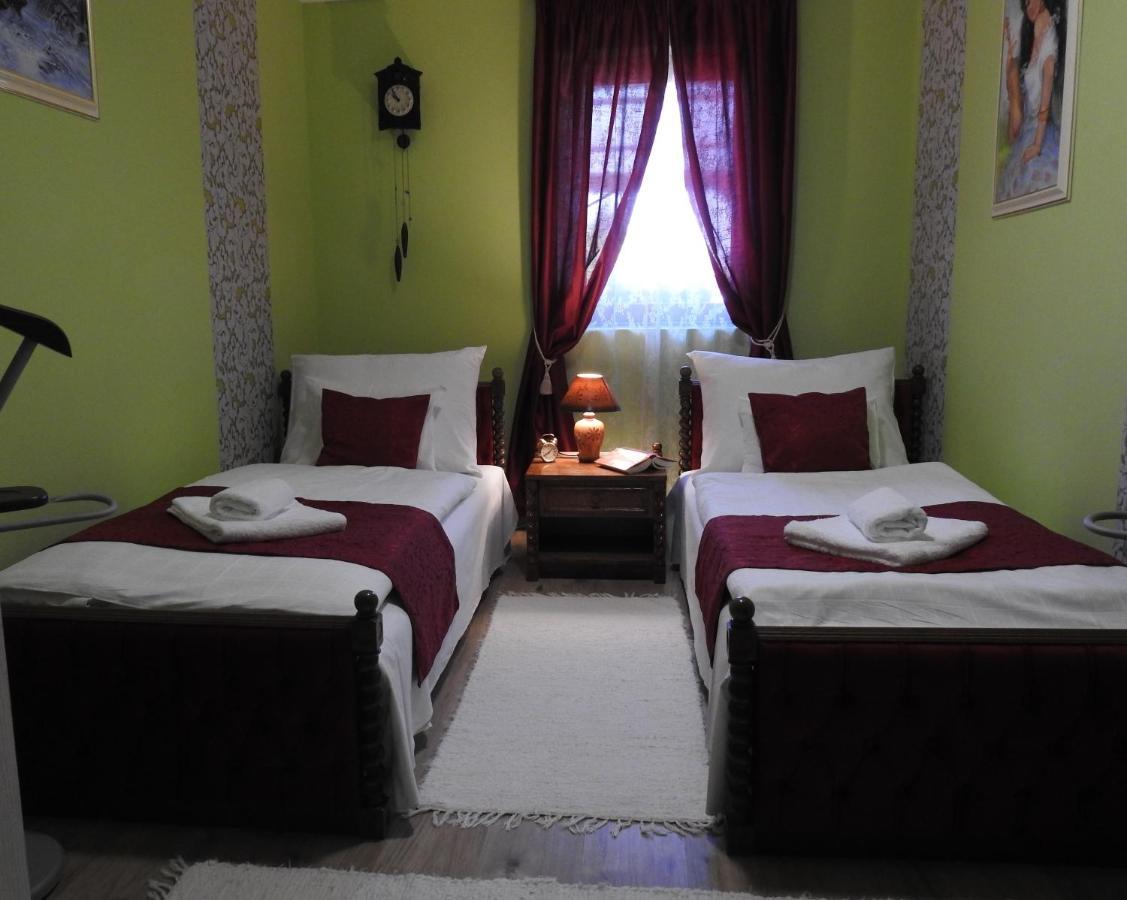 Moezsi Apartman Tolna المظهر الخارجي الصورة