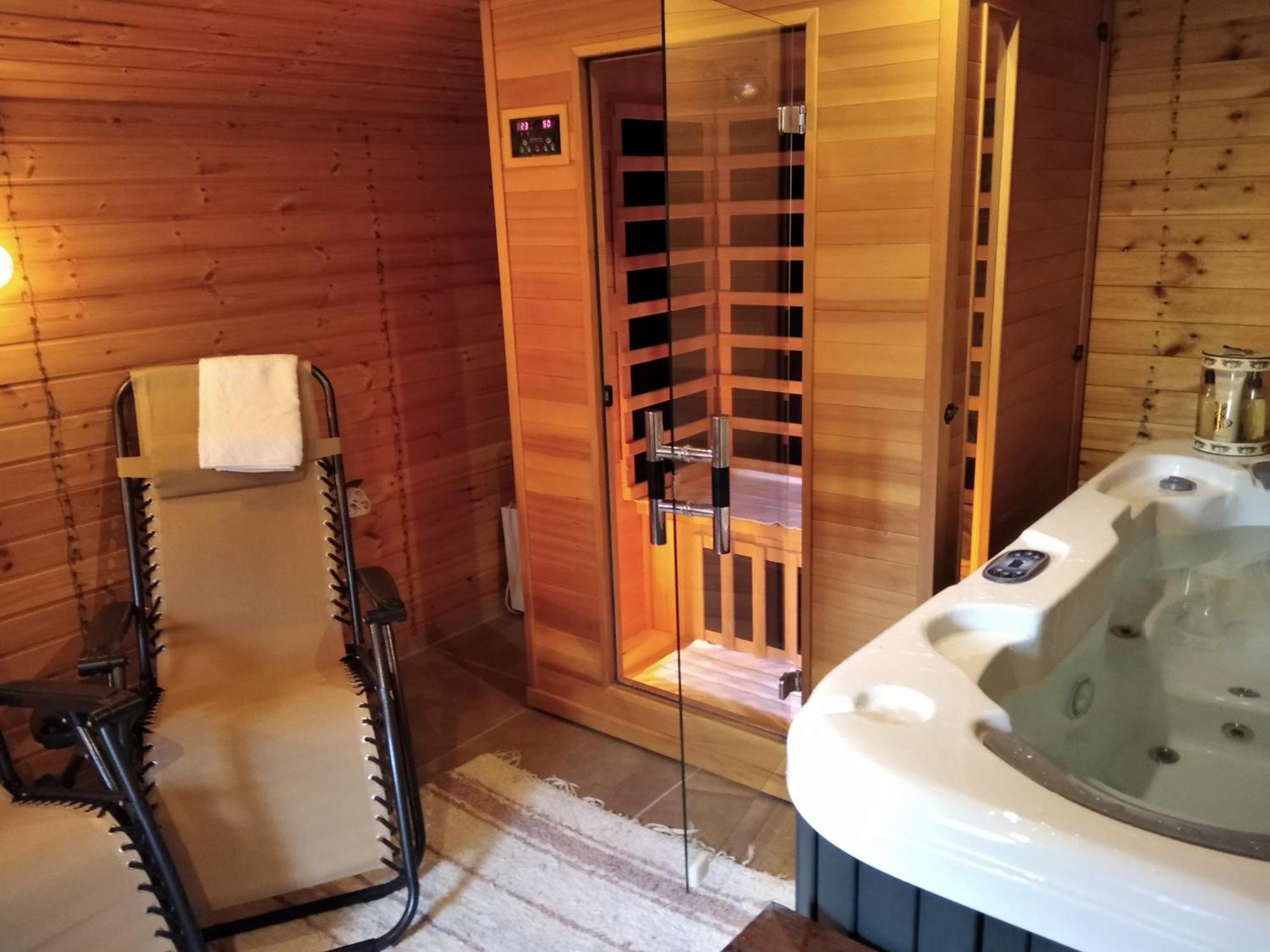 Moezsi Apartman Tolna المظهر الخارجي الصورة